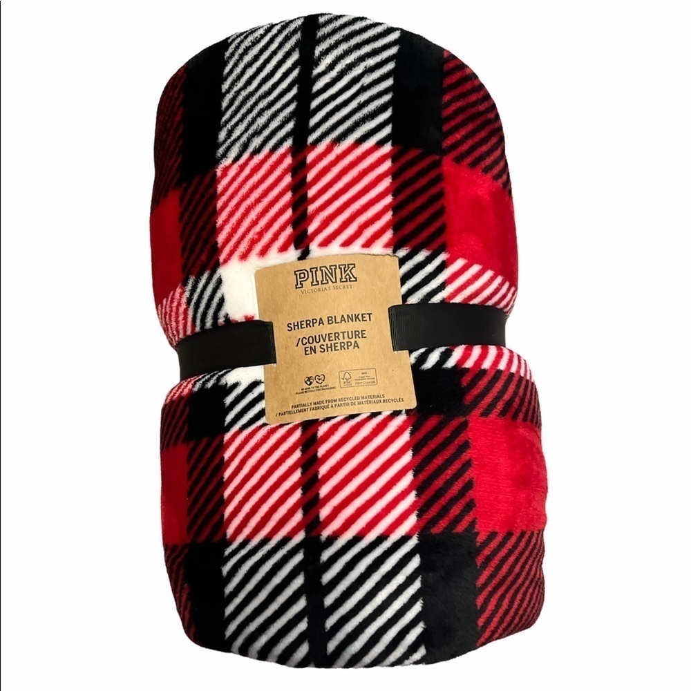 Victoria’s Secret Sherpa blanket, so cozy and soft, new